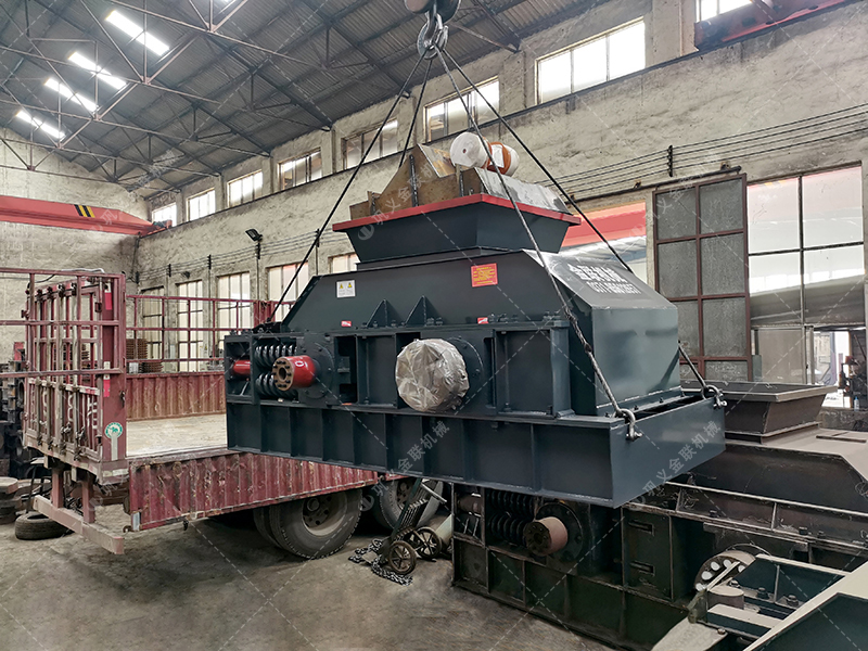 半自動2PG1200x800大型液壓對輥破碎機發往河南鄭州