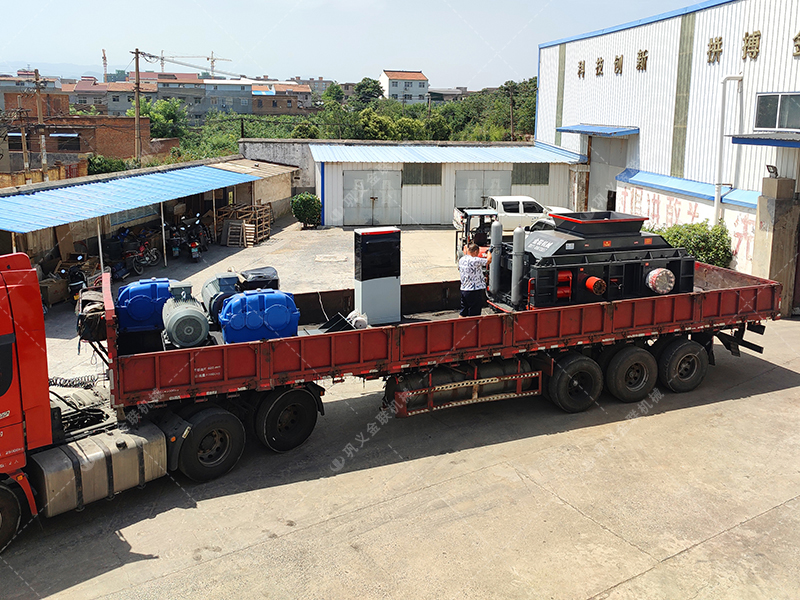 2PG1510半自動液壓對輥制砂機設備發貨圖片