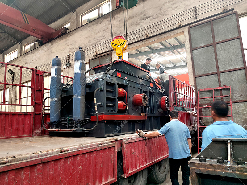 如何通過(guò)液壓對(duì)輥破碎機(jī)實(shí)現(xiàn)石英石的2mm準(zhǔn)確破碎? 如何通過(guò)液壓對(duì)輥破碎機(jī)實(shí)現(xiàn)石英石的2mm準(zhǔn)確破碎?