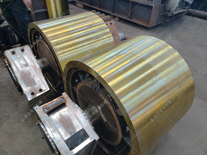 操作簡(jiǎn)便高產(chǎn):1000x800液壓對(duì)輥制砂機(jī)的人性化設(shè)計(jì)揭秘 操作簡(jiǎn)便高產(chǎn):1000x800液壓對(duì)輥制砂機(jī)的人性化設(shè)計(jì)揭秘